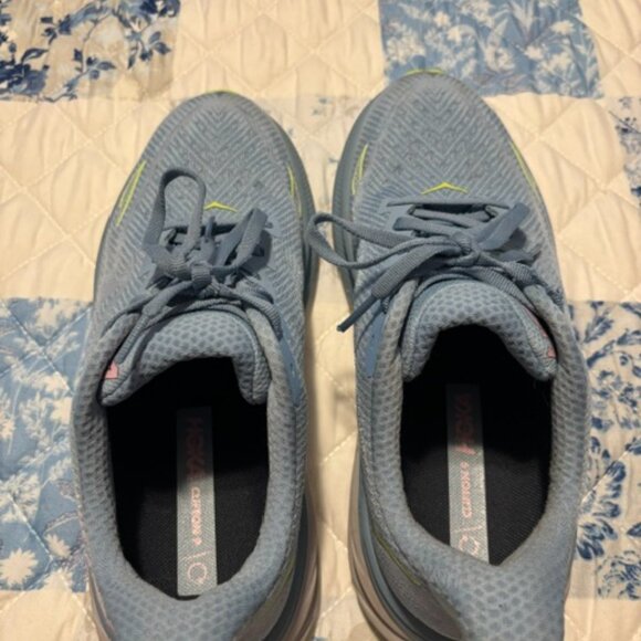 Size 10 HOKA sneakers - Picture 2 of 3